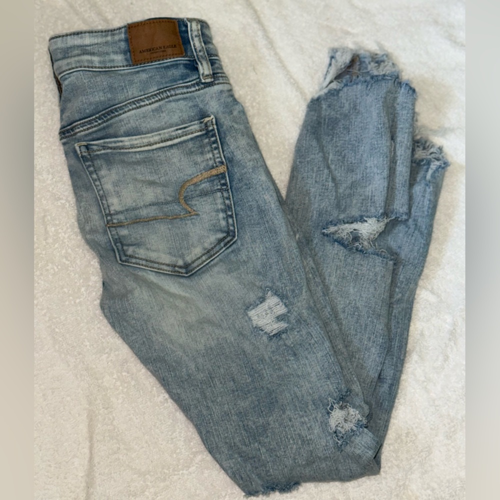 American Eagle Outfitters Light Blue Distressed High Rise Jegging Crop Jeans